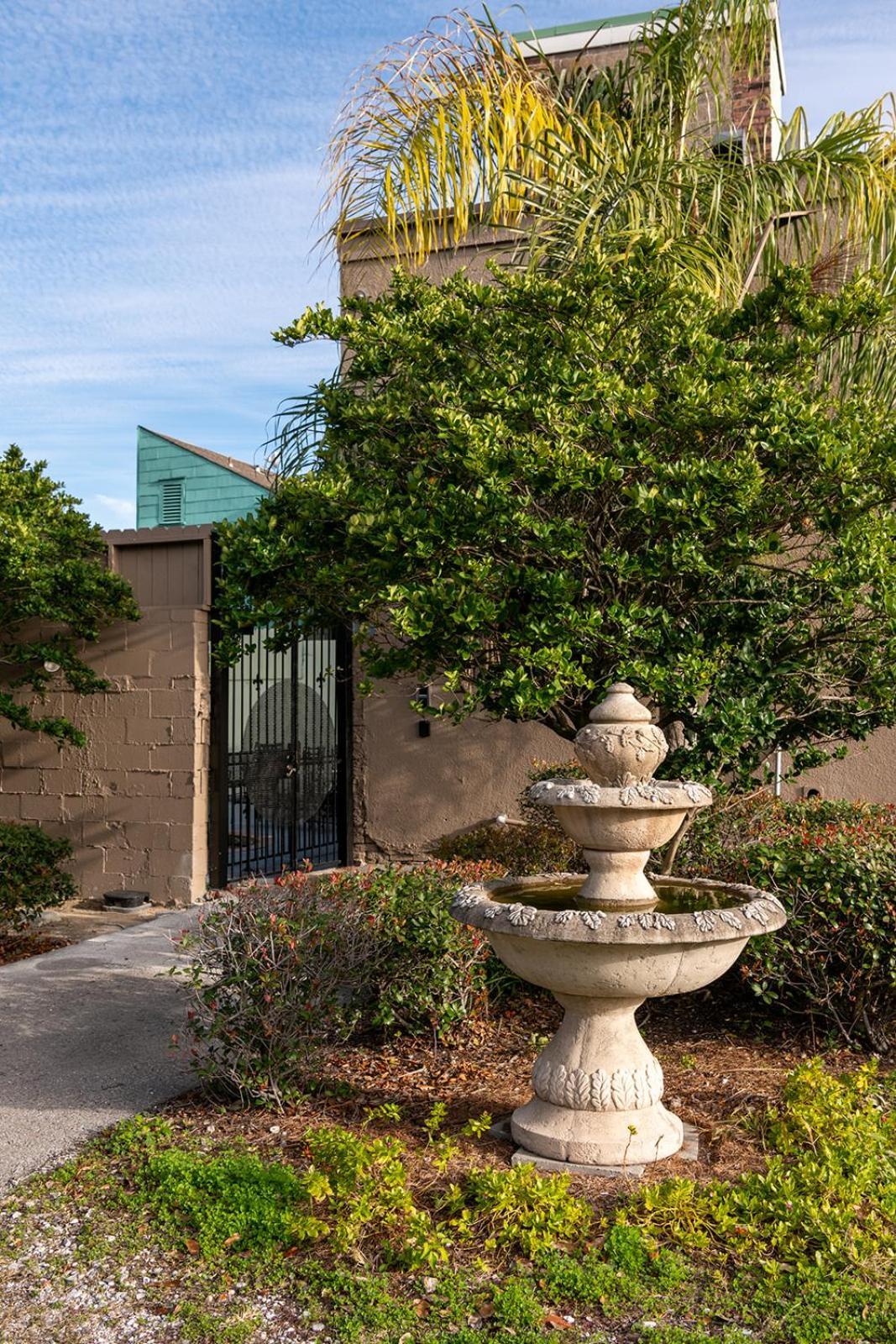 French Quarter Suites Hotel Nova Orleães Exterior foto